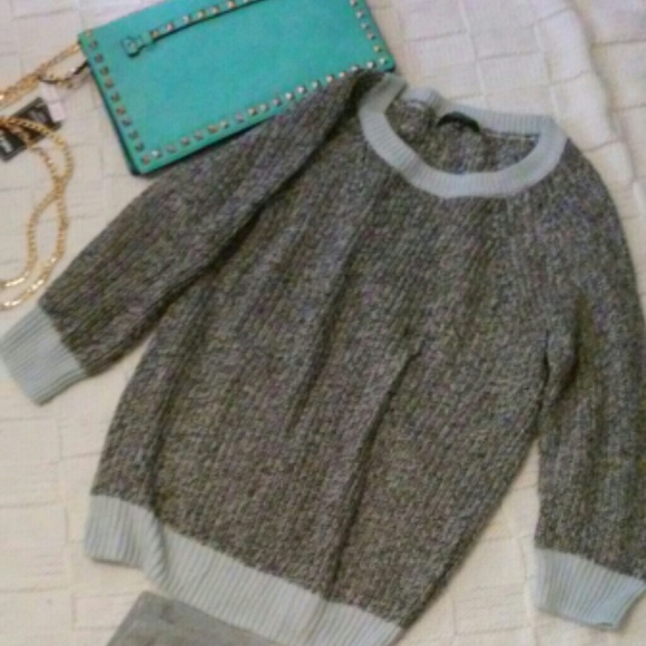 Comfy and charming sweater😊