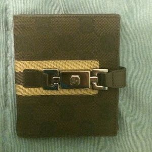 Authentic gucci wallet