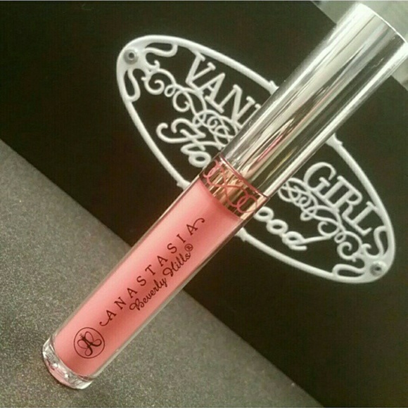 Anastasia liquid lipstick "retro coral".