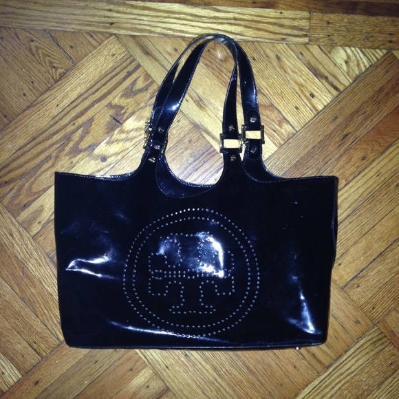 Tory Burch black patent leather tote with logo! - Picture 2 of 4