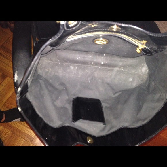 Tory Burch black patent leather tote with logo! - Picture 4 of 4
