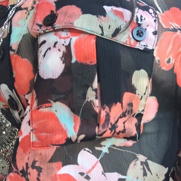 ❤️SOLD❤️ Kimono Top🌺 - Picture 2 of 3