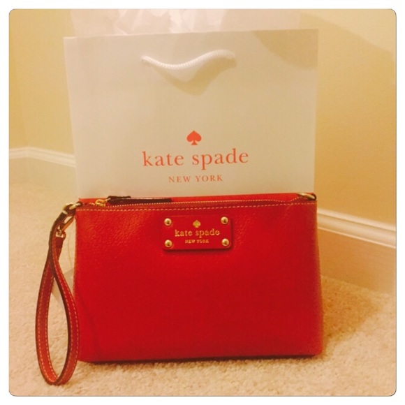 kate spade Handbags - NWT Kate Spade Wellesley Wristlet