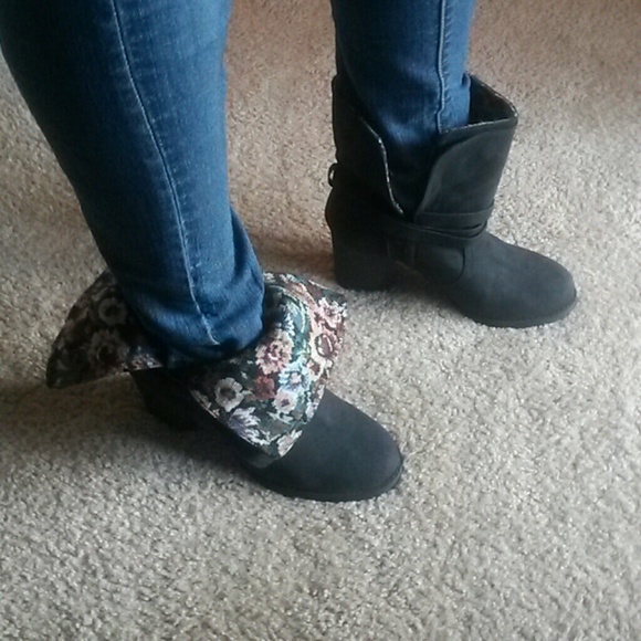Cute black boots with floral flaps
