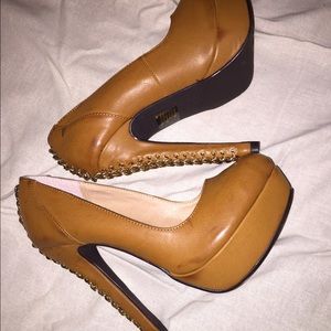 Brown Leather Pumps