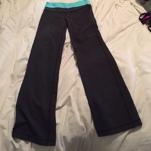 Lululemon very dark gray/Size 6 Astros