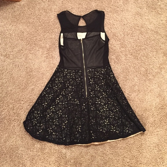 SOLD IN BUNDLE Forever 21 Cocktail Dress - Picture 2 of 4