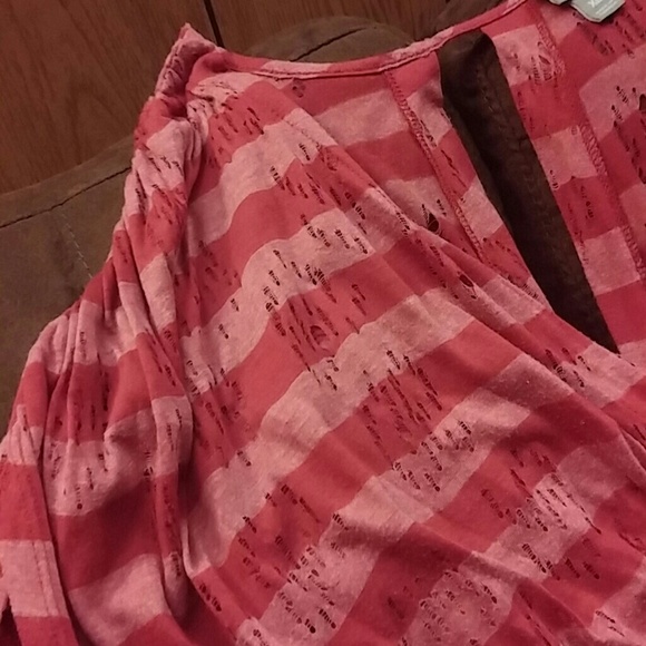 Beautiful striped top - Picture 2 of 4