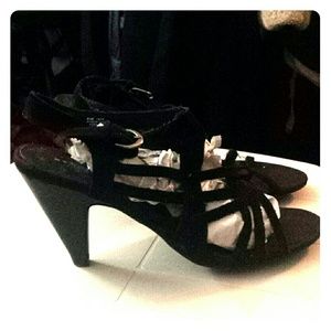 Kenneth Cole Reaction Heels