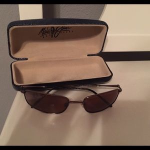Maui Jim glasses barely used aviator like...