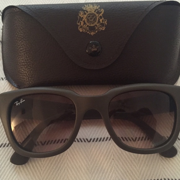 Authentic Ray Ban TURLEDOVE Sunglasses
