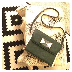 ❗️brand new❗️ forest green purse with gold detail
