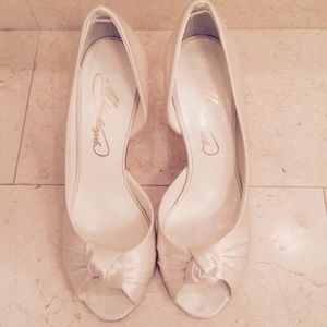David's Bridal ivory peep toe pump with rusching