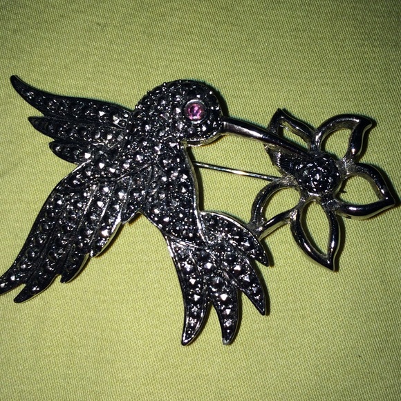 Hummingbird Broach
