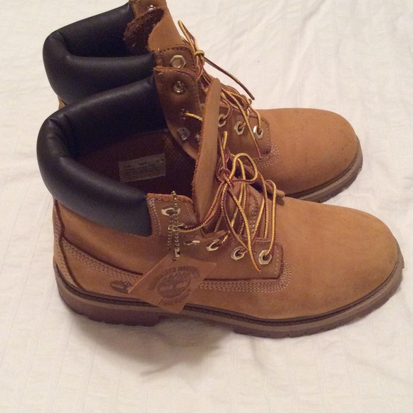 Big Kids Timberlands size 6.5 (women size 8.5-9)