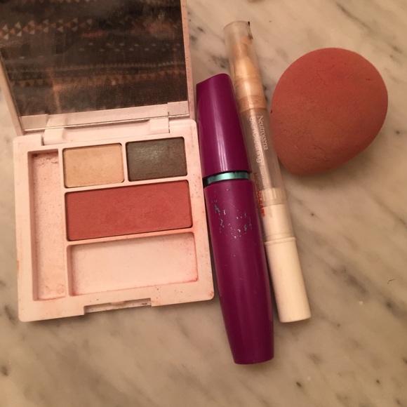 Makeup - Picture 4 of 4