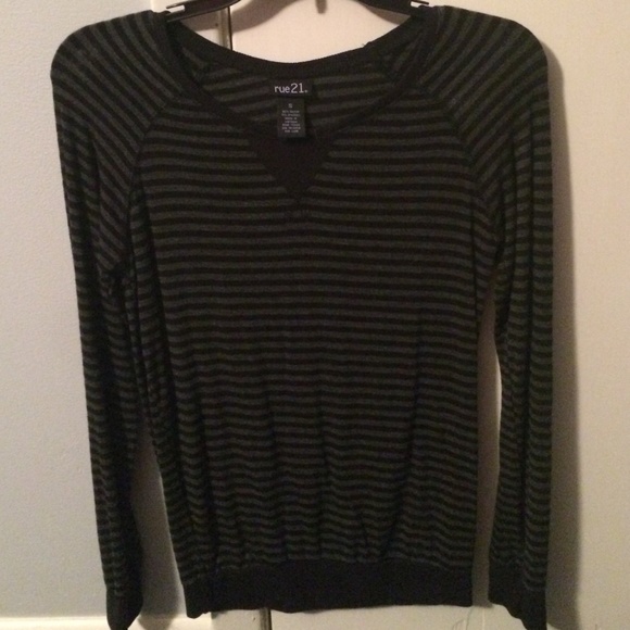 NWOT sweater shirt rue 21 - Picture 1 of 2