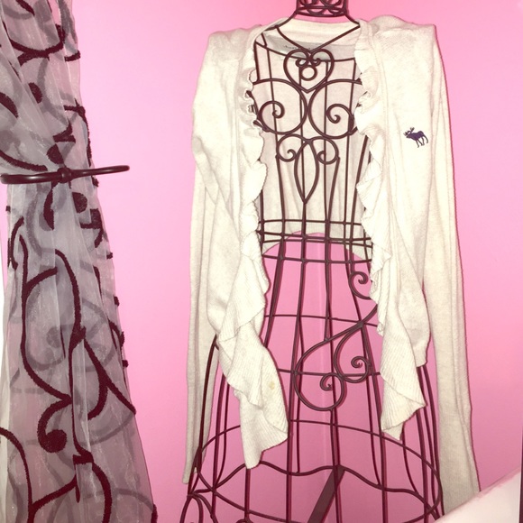 White cream ruffley cardigan