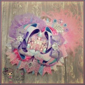 Hand made bows for your princess. Price is for one