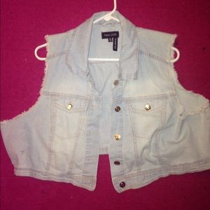 Light blue denim half Jean jacket