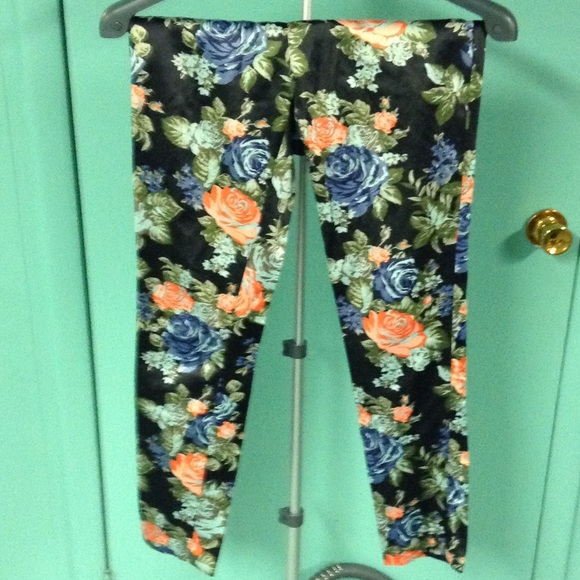 Bar III Pants - Bar III cotton poly satin skinny pants. 🎉👏✌🏻️
