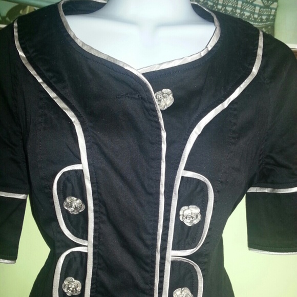 ✨HP✨ Silver Metal Rose 🌷Accent Top NWOT - Picture 2 of 5