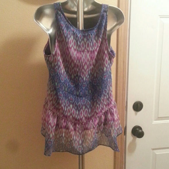 ✔SOLD Express tank top - Picture 2 of 3