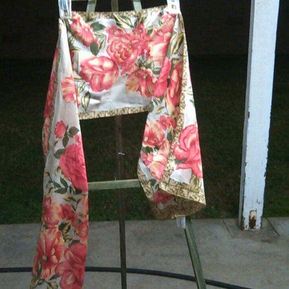 Beautiful Jacklyn Smith scarf/wrap - Picture 3 of 4