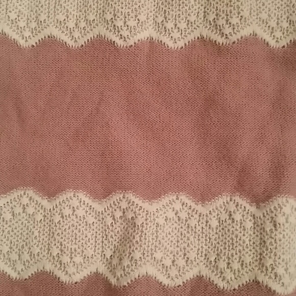 American Eagle pink sweater! - Picture 2 of 3