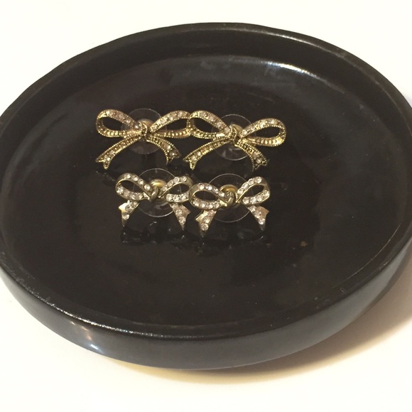 Set of 2 bow earrings🎀🎀🎀🎀