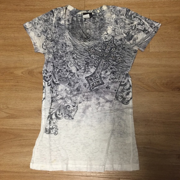 Buckle v neck burnout rhinestone cross tee