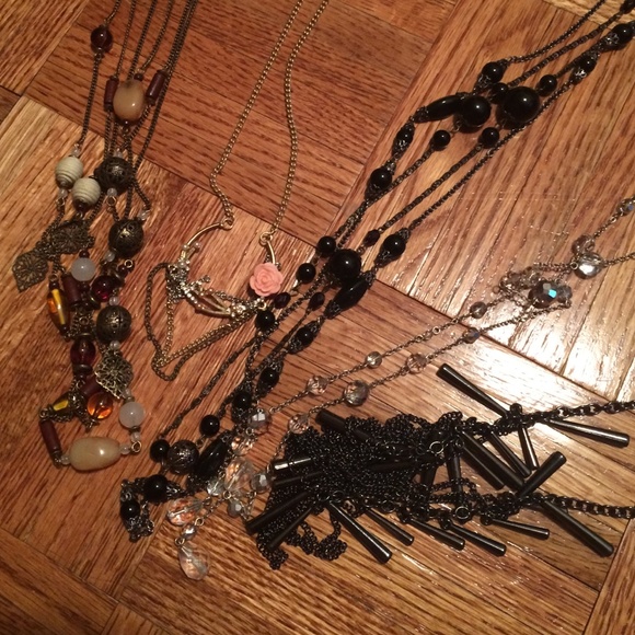 Necklace gifted on purchase!