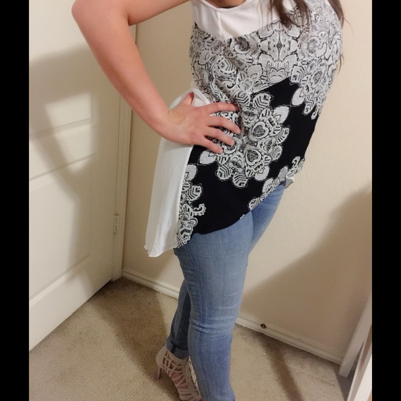 Bcbg Black & White top - Picture 3 of 4