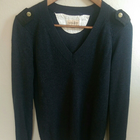 Aritzia Sweaters - Aritzia soft sweater