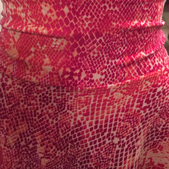 Soft snake skin styled pleated skirt - Picture 2 of 3