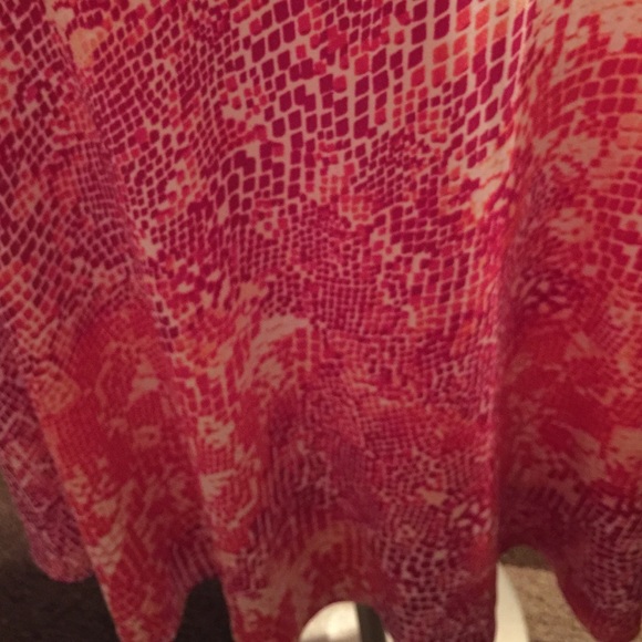 Soft snake skin styled pleated skirt - Picture 3 of 3