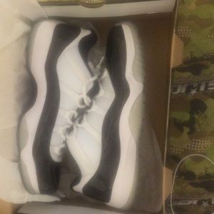 Retro 11 concord low