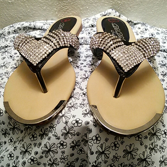 Sandals - Picture 3 of 4