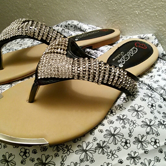Sandals - Picture 4 of 4
