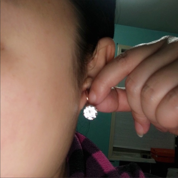 Earrings - Picture 2 of 3