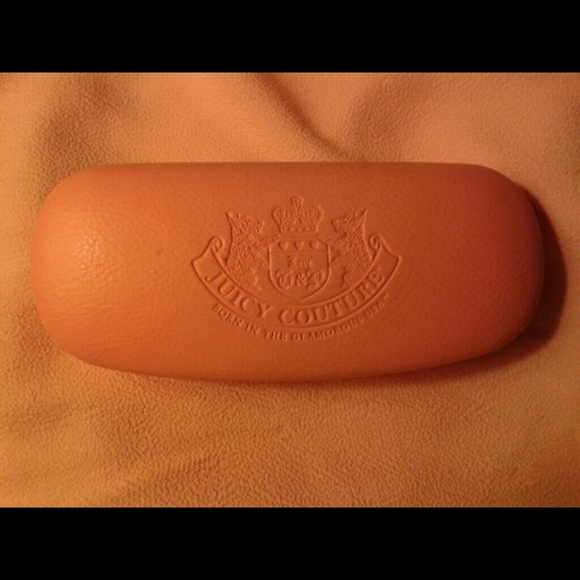 Juicy Couture Accessories - JUICY COUTURE GLASS CASE