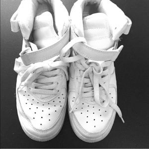 White Airforce ones 💕