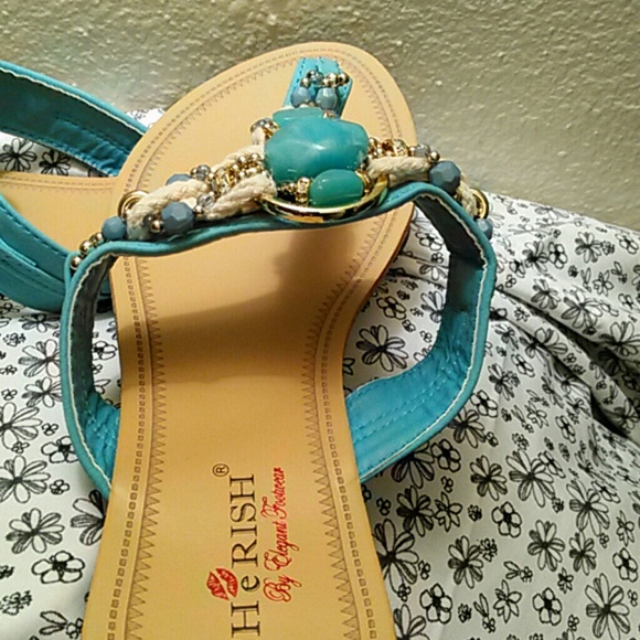 Sandals - Picture 2 of 3