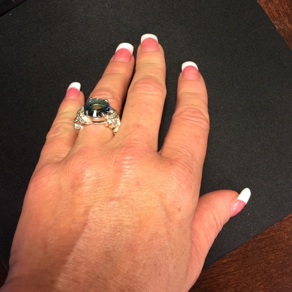 Ring - Picture 2 of 4