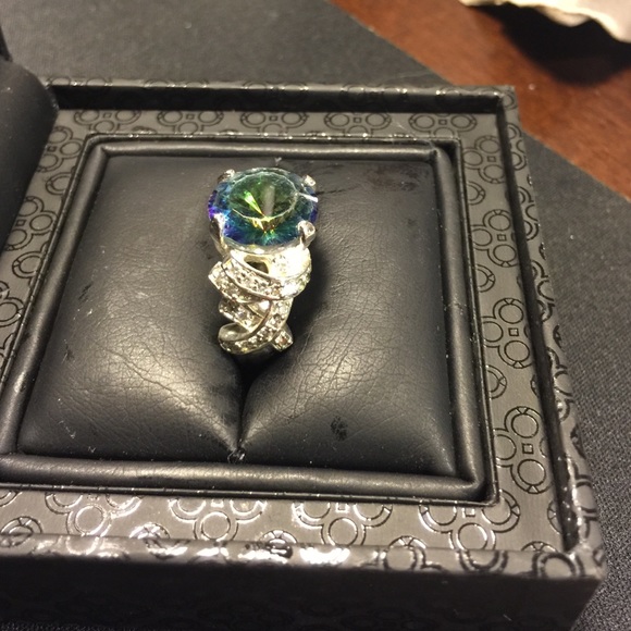 Ring - Picture 3 of 4