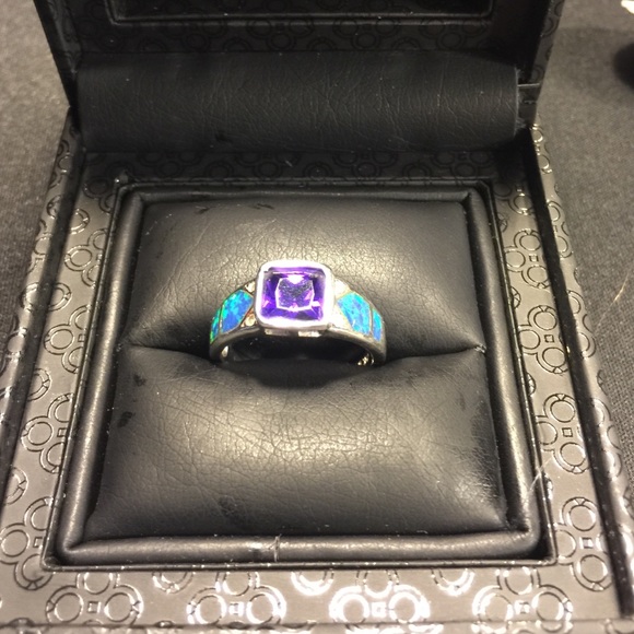 Ring - Picture 2 of 3