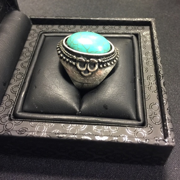 Ring - Picture 4 of 4