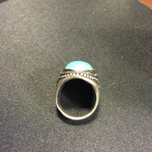 Ring - Picture 3 of 4