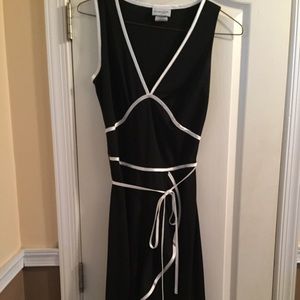 Size 9/10 Black n White Dress