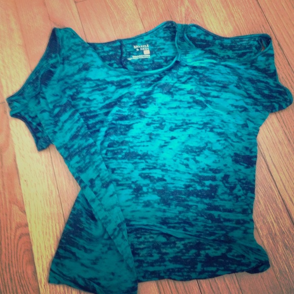 Cut out shoulders top